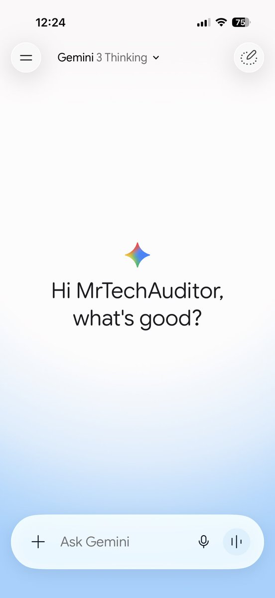 Mrtechauditor's tweet photo. Gemini app got a major UI revamp and it's so fresh and cleaner. 🤩

I've just received it on iOS

Is it just me, or does it feels in line with the upcoming #TheAndroidShow I/O Edition 👀

#GoogleIO 
 https://t.co/4IEKMkQ71S https://t.co/SyxPurWaX4