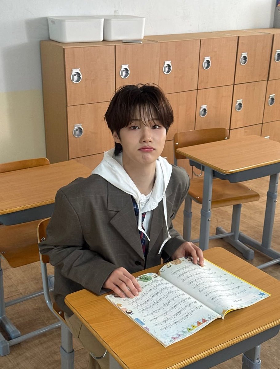 히 tweet media