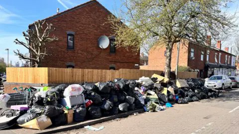 bz6290's tweet photo. @WolphLone @afsharidshah It's even funnier because this govt with Shabana involved f*cked Birmingham, it's literally a trash pile there, these guys are j33tizing the place but still want to blame Punjabis lol. https://t.co/NpXep0u8Mb
