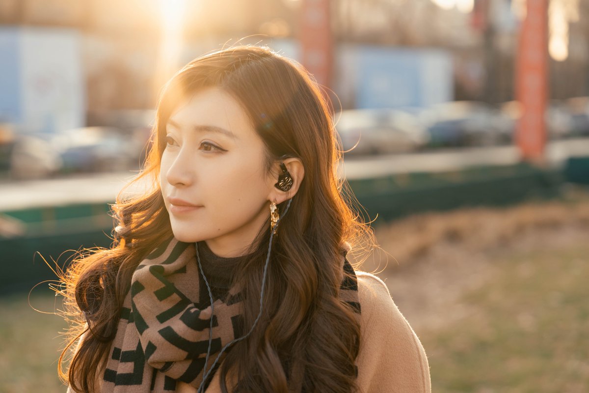 letshuoer's tweet photo. Feel the warmth of music with Ember — soft, immersive, and endlessly comforting.
🔗 https://t.co/ddVfowtcMo
#letshuoer #earphones #ember #planarpower #hifiaudio #musiclovers #AudioGear #ImmersiveSound https://t.co/gljloHxMJc