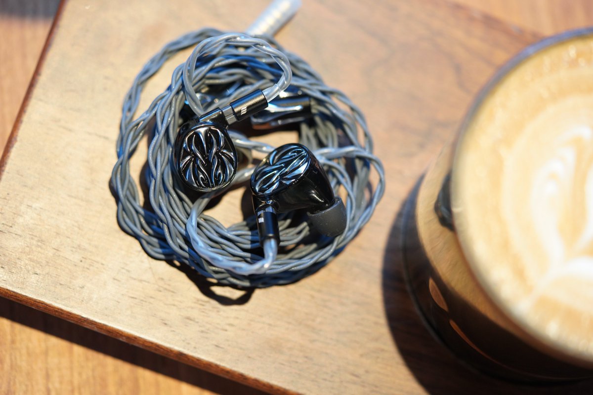 letshuoer's tweet photo. Feel the warmth of music with Ember — soft, immersive, and endlessly comforting.
🔗 https://t.co/ddVfowtcMo
#letshuoer #earphones #ember #planarpower #hifiaudio #musiclovers #AudioGear #ImmersiveSound https://t.co/gljloHxMJc