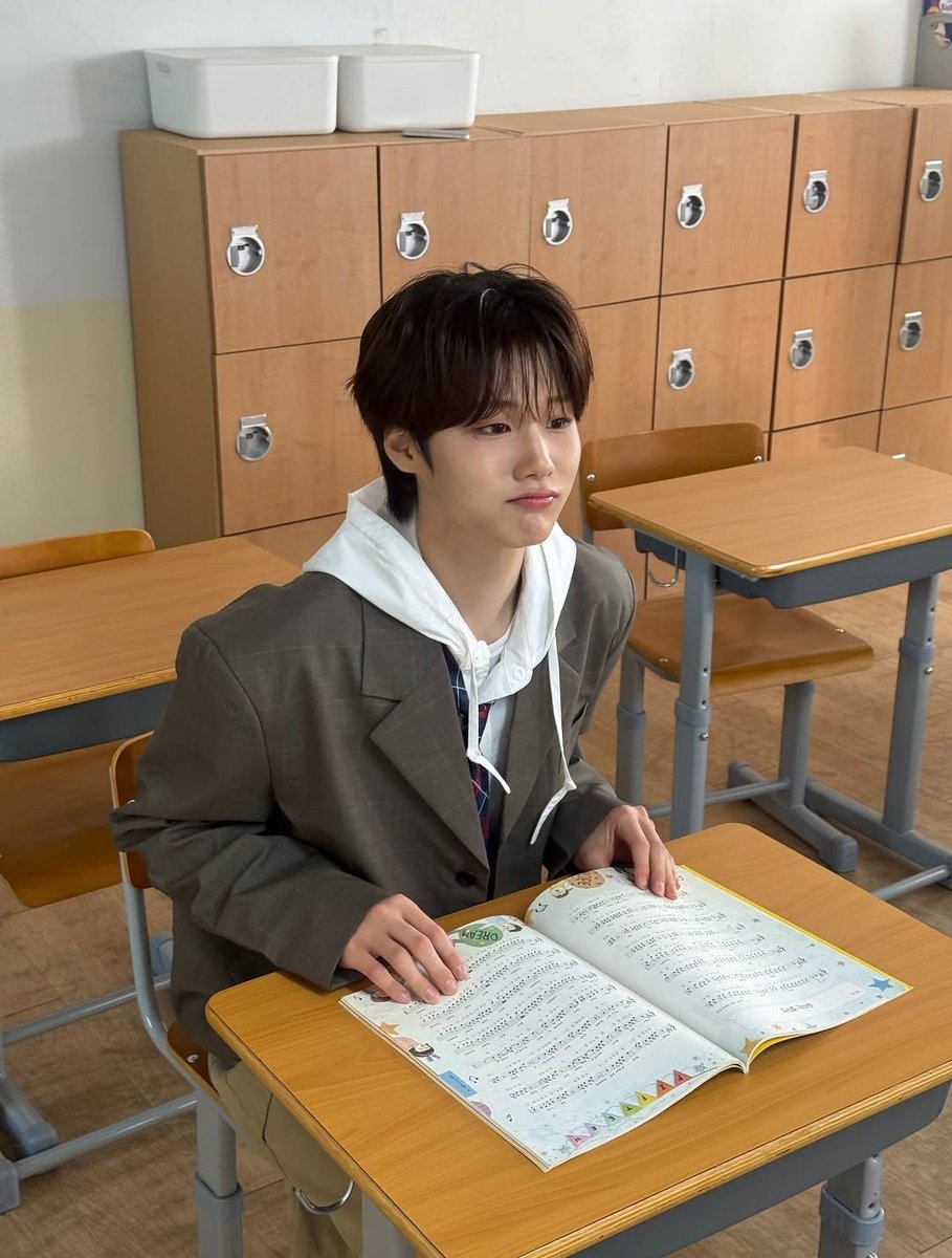 히 tweet media