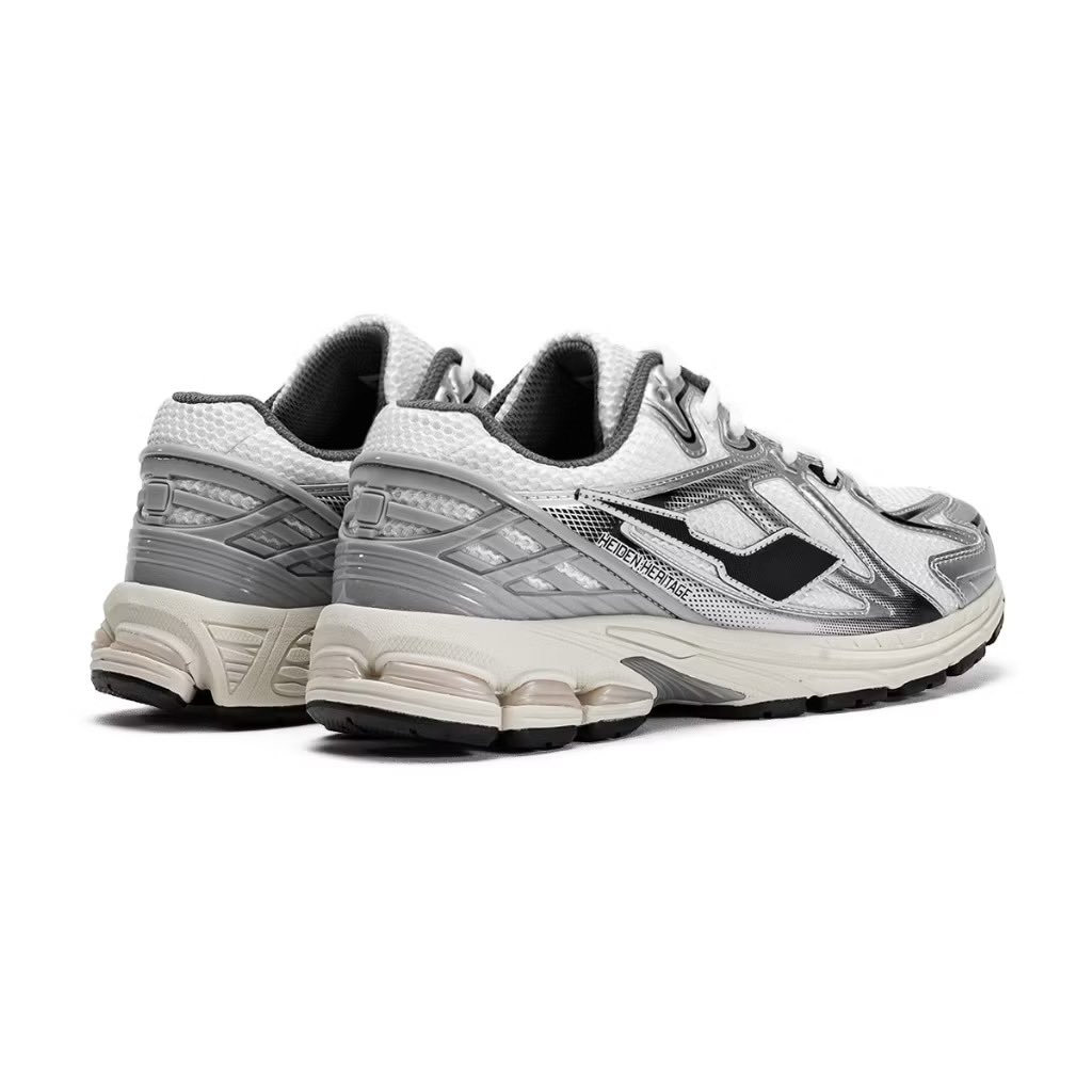 squiss_'s tweet photo. Sepatu lokal yang sering bgt sold 
#Sneakers 
https://t.co/rkoD5enuhp https://t.co/kXE1wVxAMx