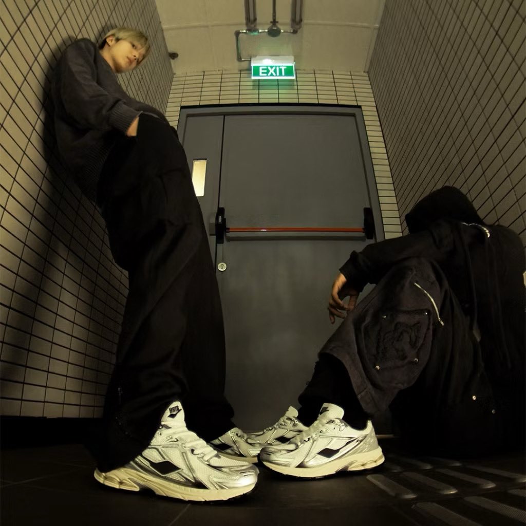squiss_'s tweet photo. Sepatu lokal yang sering bgt sold 
#Sneakers 
https://t.co/rkoD5enuhp https://t.co/kXE1wVxAMx
