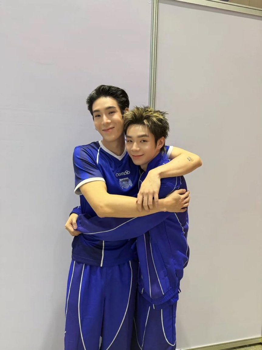 Jay tweet media