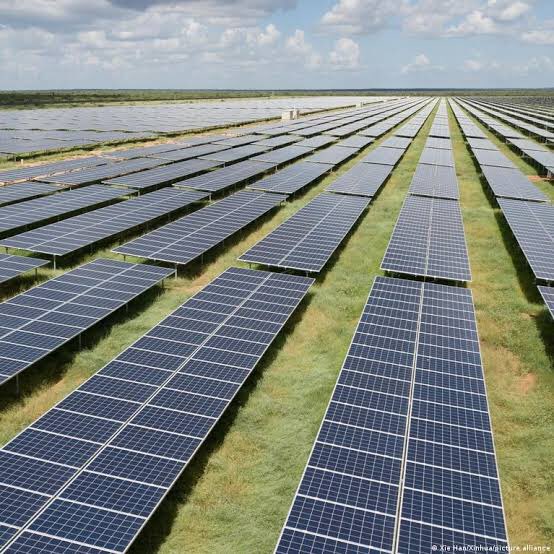GideonSsekidde's tweet photo. Ug's powering up with renewables, Mayuge Solar Power Station's crushing it. 10 MW of clean energy, 100 acres of Busoga vibes.
Eastern Uganda is lighting up the grid. Big shootout to Busoga Kingdom for the land. Uganda's energy game is on. #Goldenposts #CleanEnergyWin @GovUganda @UCC_Official @GCICUganda