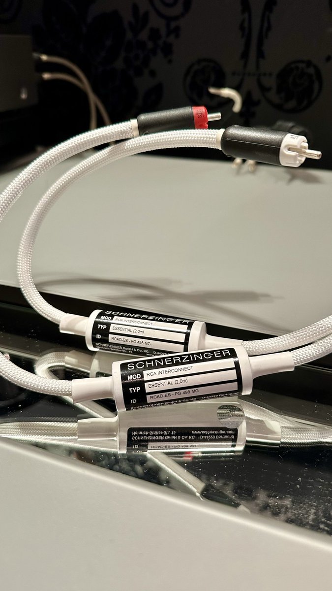 AudioVenue's tweet photo. Schnerzinger cables ready for our new addition.

#schnerzingercables #highendcables #cables #interconnects #phonocables https://t.co/P46AZbidQt