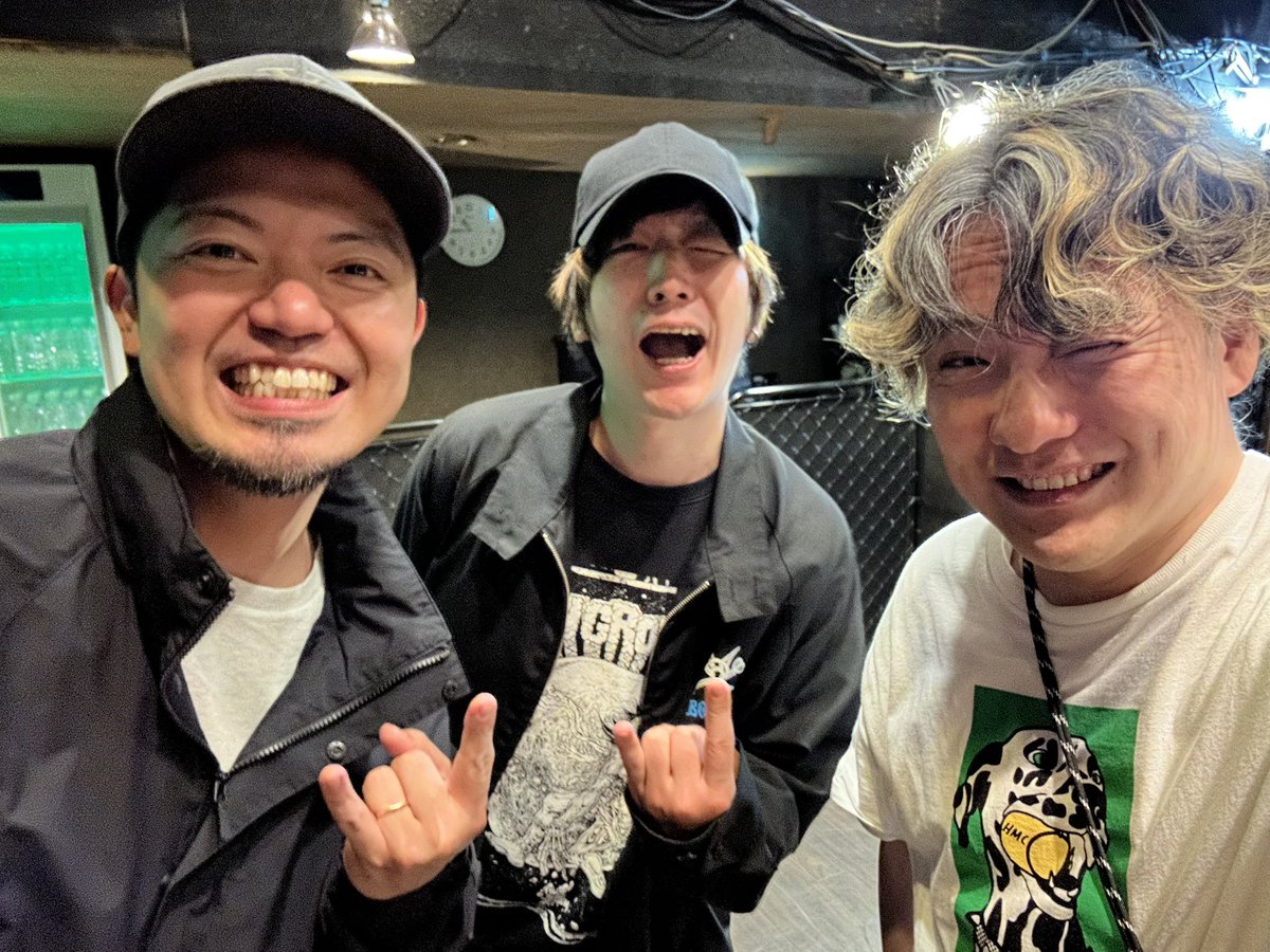 shunscale's tweet photo. Baby Smokerなおみち
Stellerleap 響介
そしてワイRIDDLE俊輔

この2日間を共にした3バンドは
みんなFGN（fujigen）のベースを弾いてた^_^

そんな共通点も嬉しかった！
みんなナイスサウンドでしたああああ
❤️💙💚

@fujigenguitars https://t.co/aoNZiF8cCv