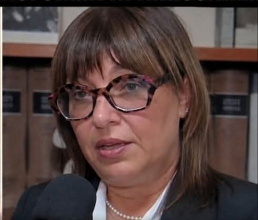 Ipazia_phylo's tweet photo. FAMIGLIA NEL BOSCO. Ma come prima la curatrice MARIKA BOLOGNESI e la tutrice MARIALUISA PALLADINO si lamentano della mancata socializzazione dei bambini e poi quando gli amici vanno a trovare la bimba gli rifiutano la visita? Ridicole per non dire altro. https://t.co/pIZRrQB1qr