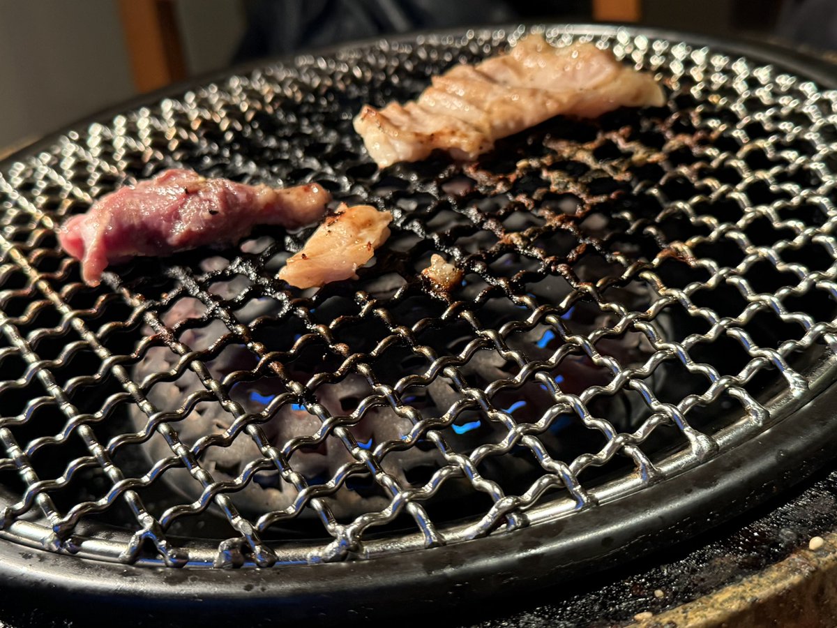 naturwald's tweet photo. 焼肉Gen場さんへ行ってきました🔥
上ホルモンオススメです！！激うま https://t.co/ZbN8bdaulR