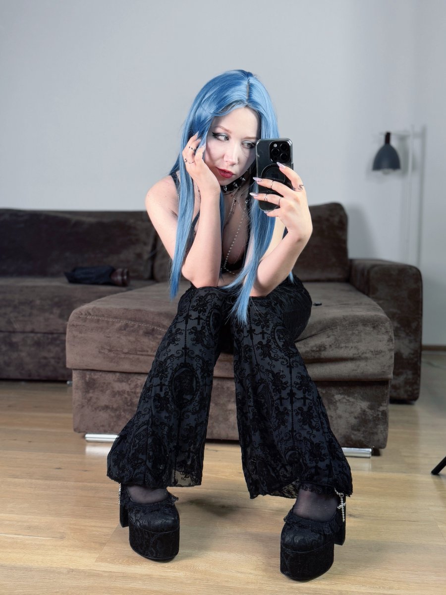 Blue Moon tweet media