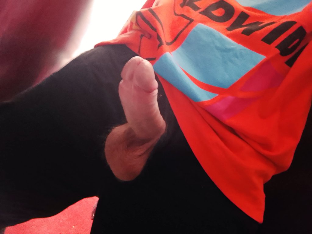 D47768014's tweet photo. Someone wanted to come out and say hi๐๐ #bigdick #gayporn #gay #gasex https://t.co/q0julGKr13