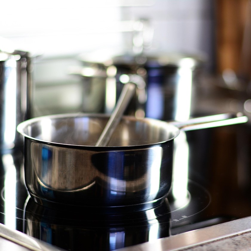 Beviss_Kitchen's tweet photo. Cooking with salt—timing’s everything. Seriously, when you throw it in can totally make or break a dish, and it mostly comes down to osmosis—salt pulls moisture right out of your ingredients.

Rule of thumb: veggies go late, meat goes early, soups at the very end, root veggies somewhere in the middle.

🥬 Stir-fried leafy greens: salt ‘em right before you kill the heat
Salt too early, and your greens just weep water, turn limp and sad-looking. Wait till they’re just about done—keeps ‘em crisp and bright green.

🥩 Stir-fried meat / pan-seared steak: season ahead of time
For sliced meat or strips, a quick pre-season helps lock in flavor. For thick-cut steak or pork chops, go ahead and salt well in advance—gives the salt time to work its way in, tweak the protein structure, and hold onto those juices way better.

🍲 Soups and braises: season right before cutting the heat
Drop salt in too early? The proteins in the meat seize up too soon, leaving you with tough, dry chunks and way less depth of flavor. Way better to season at the end.

🥔 Root veggies and tofu: add salt midway through
These guys are dense, so toss in the salt when they’re about 70 to 80 percent done—they’ll drink up the seasoning evenly, but won’t turn into mush on you.

🍜 Noodles and dumplings: salt the water once it boils
Wait till the water’s at a roaring boil, then add a spoonful of salt. It firms up the dough, gives the noodles that nice chewy bite, and stops dumplings from ripping open or sticking together.

✨ Trying to cut back on salt? Sprinkle it on right before serving—the salt stays mostly on the surface, so you get way more salty pop with way less actual sodium.

#HealthyEating #LowSodium #CookingTips #KitchenTips #EatSmart #HomeCooking #HealthyLifestyle #FoodTips #WellnessTips #NutritionTips