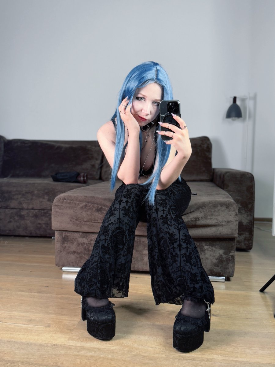 Blue Moon tweet media