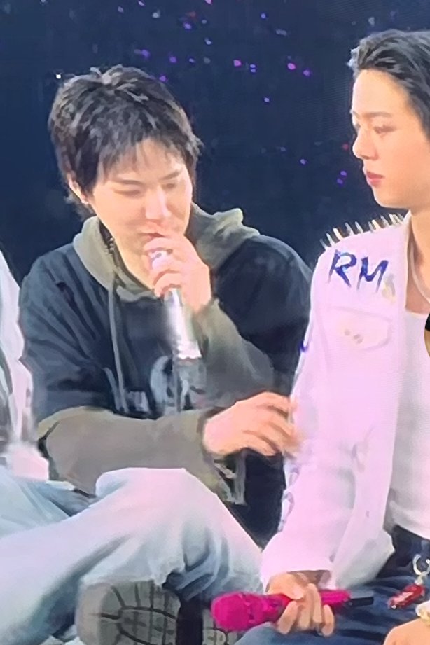 yoongi's back to casually touching his man in front of us 😌 yoonjin nation, we are so back!!!