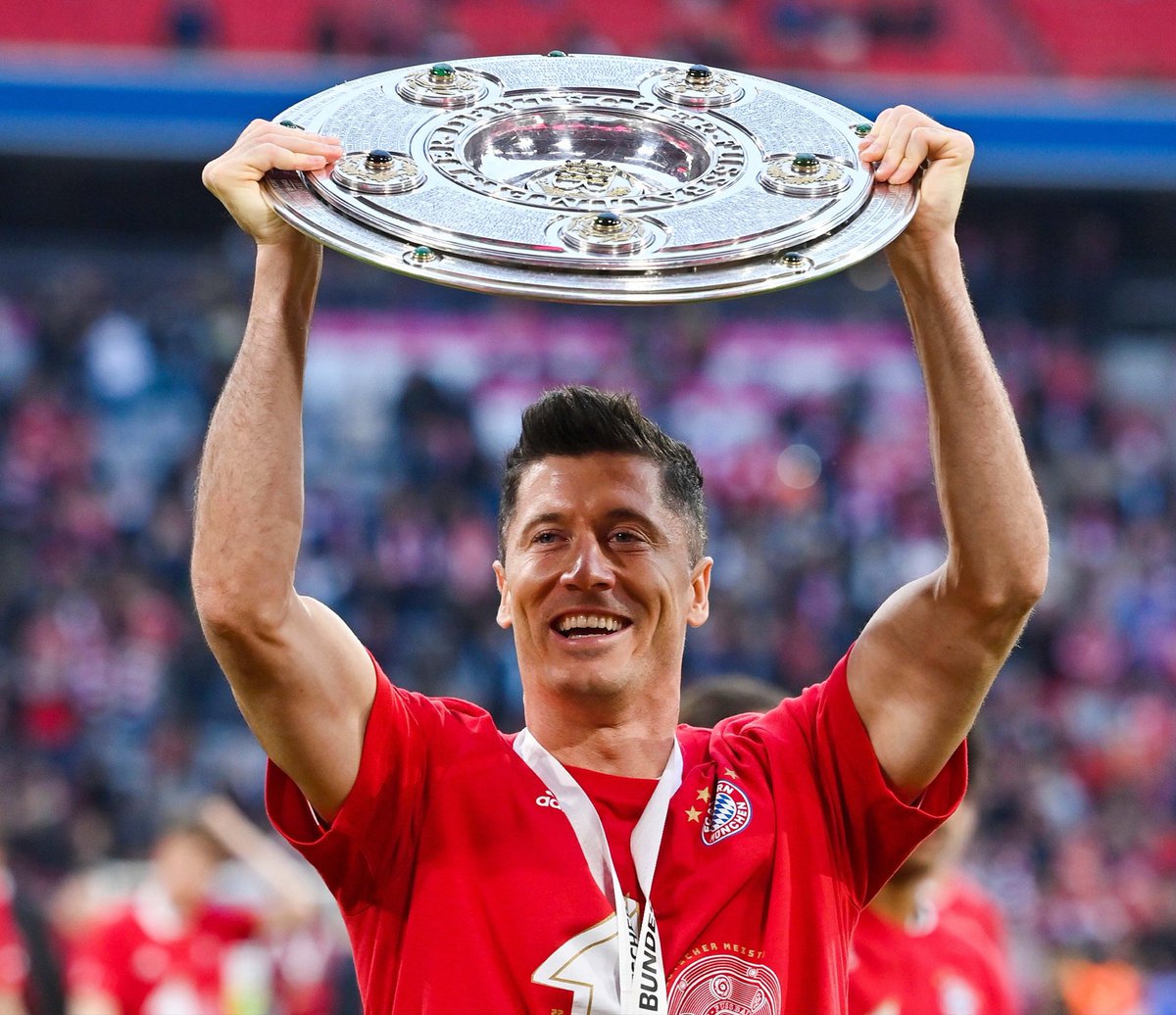 ActuFoot_'s tweet photo. 🚨 Sur ses 18 saisons jouées, Robert Lewandowski 🇵🇱 a REMPORTÉ 14 FOIS LE CHAMPIONNAT ! 🏆

Dictature 🤯💪 https://t.co/ectpqAutJw