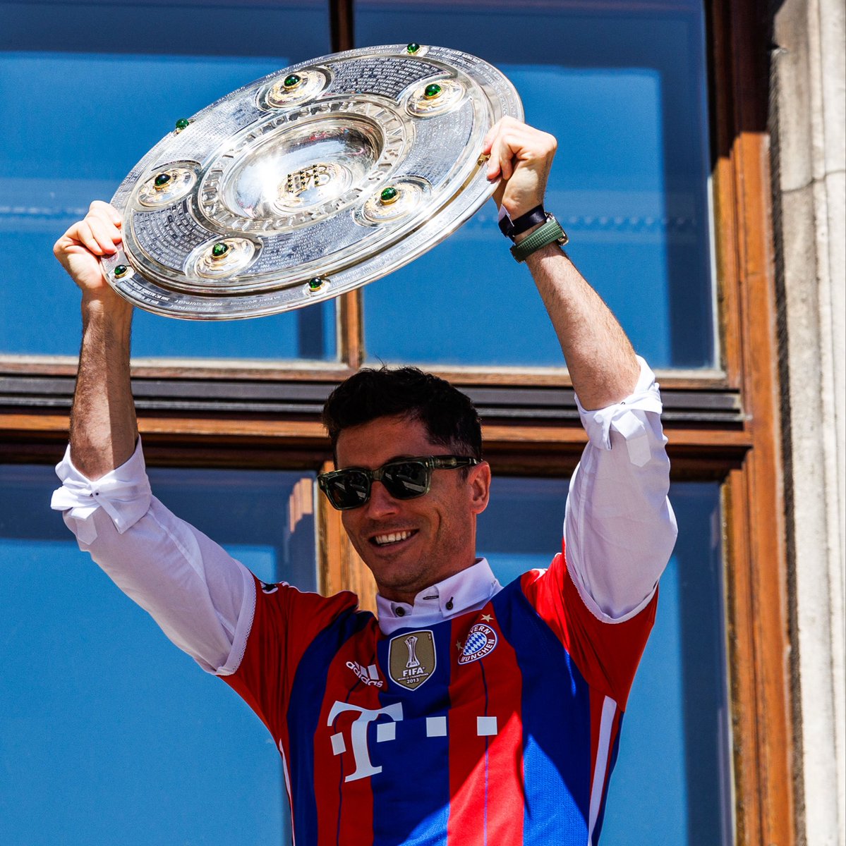 ActuFoot_'s tweet photo. 🚨 Sur ses 18 saisons jouées, Robert Lewandowski 🇵🇱 a REMPORTÉ 14 FOIS LE CHAMPIONNAT ! 🏆

Dictature 🤯💪 https://t.co/ectpqAutJw