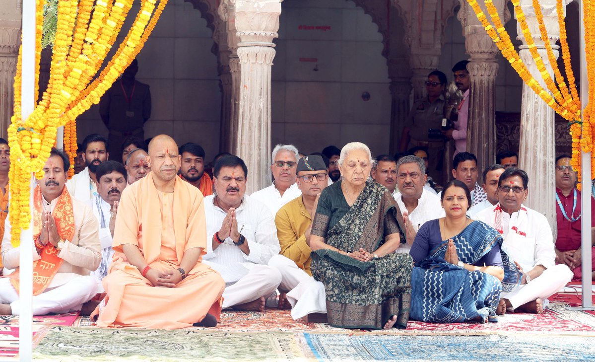 Yogi Adityanath tweet media