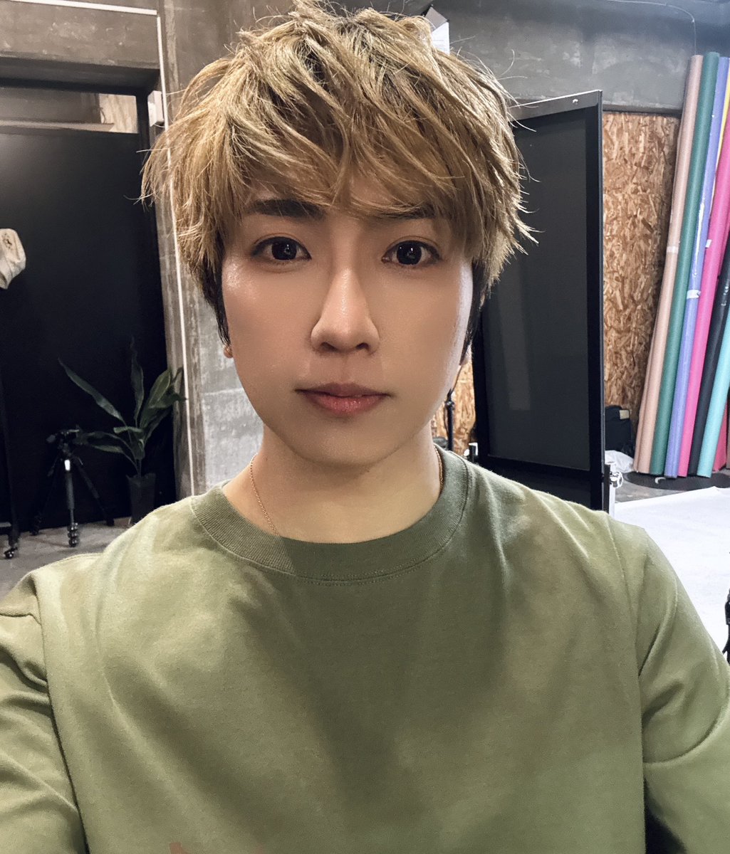 Umi_babe's tweet photo. プロにがっつりヘアメイクしてもらったー https://t.co/LK2l4VjxbH
