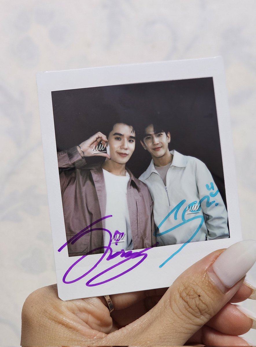 นิน | nin | tweet media