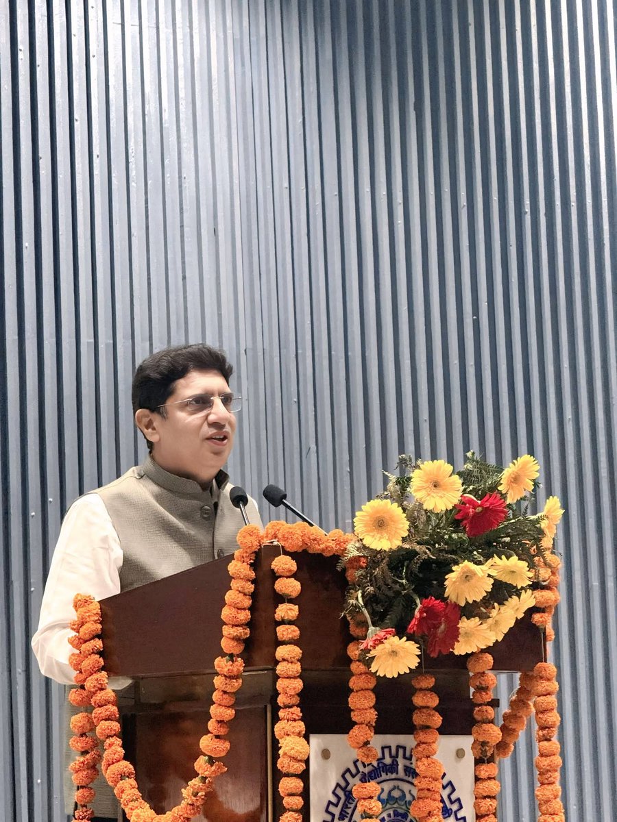ThePradeepBatra's tweet photo. राष्ट्रीय प्रौद्योगिकी दिवस 2026 के अवसर पर भारतीय प्रौद्योगिकी संस्थान @iitroorkee में आयोजित कार्यक्रम में “समावेशी विकास हेतु उत्तरदायी नवाचार” विषय पर सहभागिता कर विचार साझा किए।

यह महत्वपूर्ण संवाद UCOST, ITDA एवं Lakshya Society के संयुक्त तत्वावधान में आयोजित किया गया, जिसमें “Technological Antyodaya” के संकल्प को साकार करने पर विशेष चर्चा हुई।

आदरणीय प्रधानमंत्री @narendramodi जी के दूरदर्शी नेतृत्व एवं मुख्यमंत्री @pushkardhami जी के गतिशील मार्गदर्शन में उत्तराखंड तकनीक और नवाचार के क्षेत्र में निरंतर आगे बढ़ रहा है।

हमारा संकल्प है कि Artificial Intelligence, Digital Science और आधुनिक तकनीकों का लाभ राज्य के अंतिम व्यक्ति और अंतिम गांव तक पहुंचे।
विज्ञान, नवाचार और आत्मनिर्भरता के इस युग में उत्तराखंड नई तकनीकी क्रांति का मजबूत केंद्र बनकर उभर रहा है।

#NationalTechnologyDay