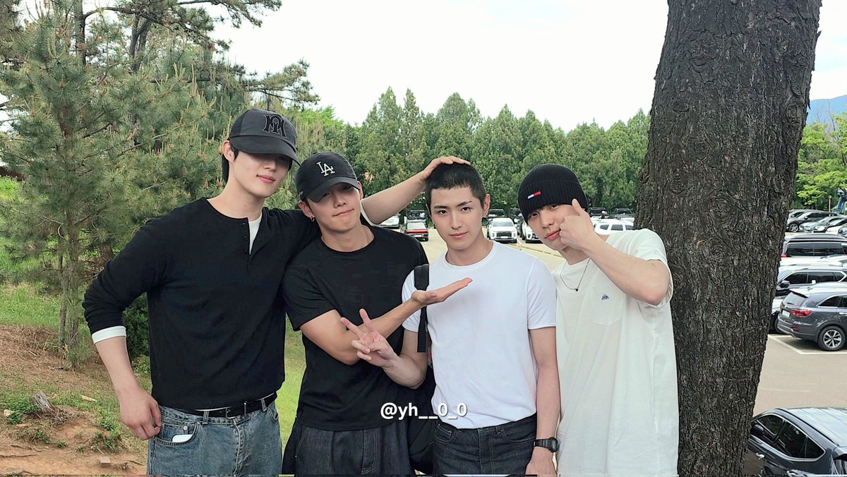 유령 tweet media