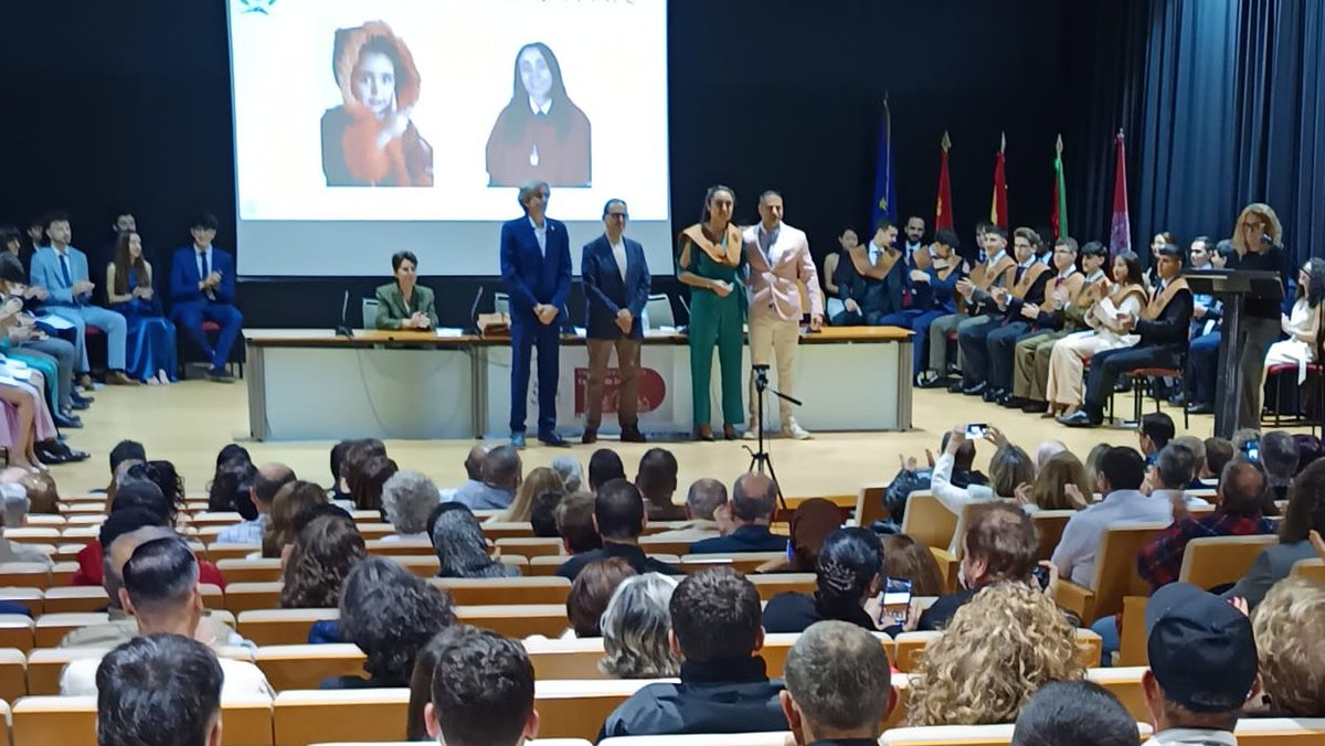 EPSZ_USAL's tweet photo. El día 9 tuvo lugar la graduación de nuestros estudiantes del grado en Ingeniería Informática en Sistemas de Información y del grado en Desarrollo de Aplicaciones 3D Interactivas y Videojuegos.
¡¡Enhorabuena a nuestros recién titulados-as!!👏👏 https://t.co/pIUzQ2vrln