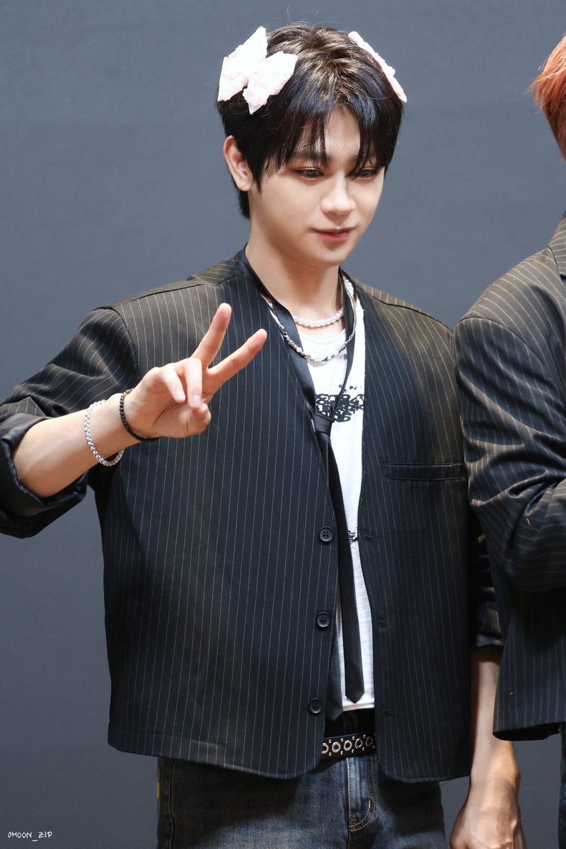 J0hoon.zip tweet media