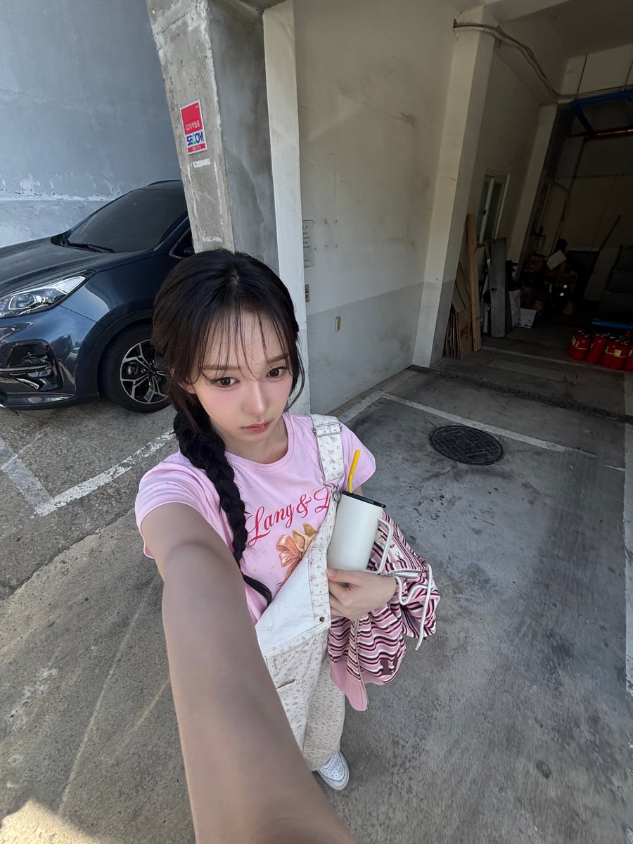 낑 tweet media