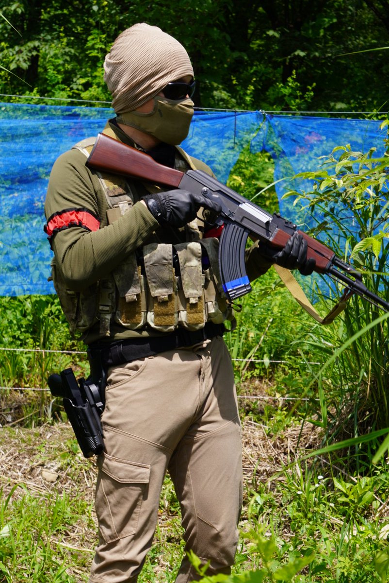 #サバゲーの楽しい写真上げてみんな笑顔になろうぜ見た人もやる

ワークマンで服を揃えれば炎天下でも
最後まで涼しく、楽しく、思い切り身体を動かせて、ストレスフリーで
サバゲーが出来る！✨