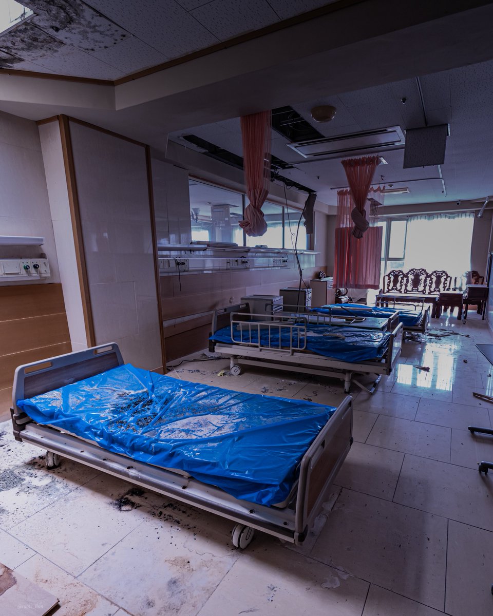 urbex_flan's tweet photo. 自殺や虐待、詐欺などの悪い噂が絶えない廃墟となった総合病院。

地元の人達からは「この病院にだけは搬送しないでくれ」と言われていたそう https://t.co/RRHilooukx