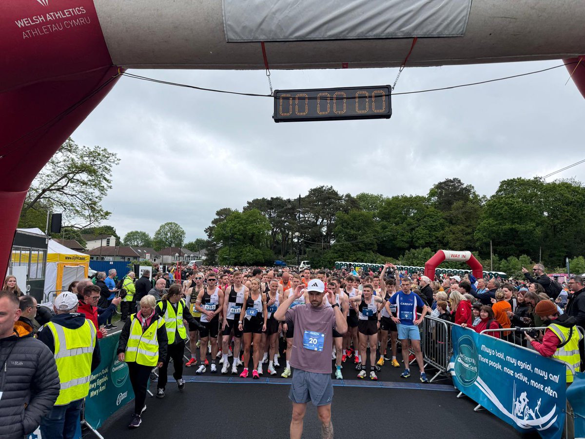 aaronramsey's tweet photo. What a privilege carrying the king’s baton at my Hometown for the 2026 commonwealth games. 2k with the little man then straight into the 10k. Solid run, 36.17 🏃🏼 can’t wait for next years! Diolch Caerffili 🙌🏼 @CaerphillyCBC https://t.co/UmbPBDq7yE