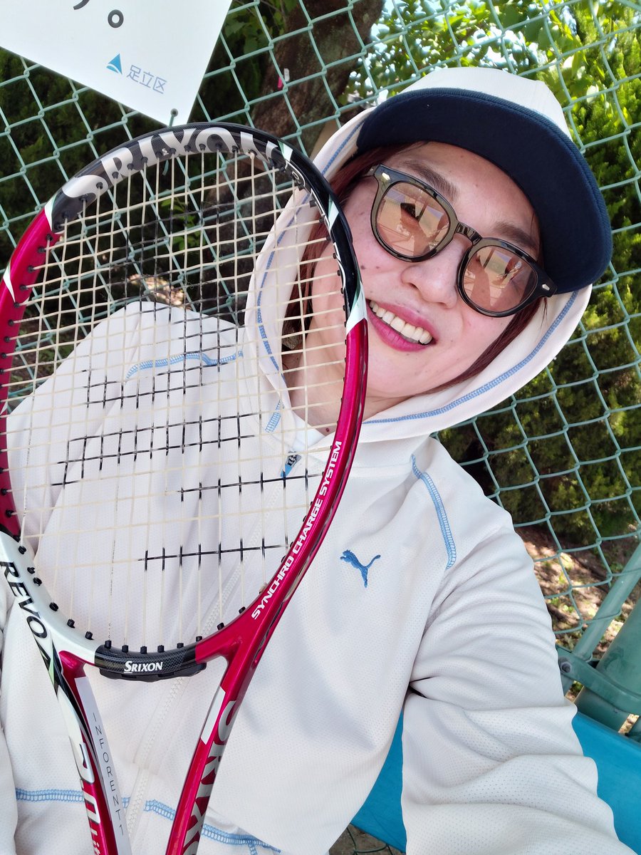 kijima19's tweet photo. わぁ～い☀️🎾全体会議
いろいろ🧢被ると最早、怪しい人み��い
晴天なり～めちゃんこ気持ち良かったよぉ～
やはり、運動大事だなぁ～
みんなもすんごい楽しそで、嬉し🍀🤗 https://t.co/YvsAJzkPxm