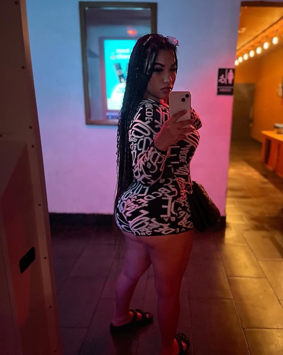 Tarahbarns's tweet photo. About last night 🫣🤫 https://t.co/egvz0ymcDk