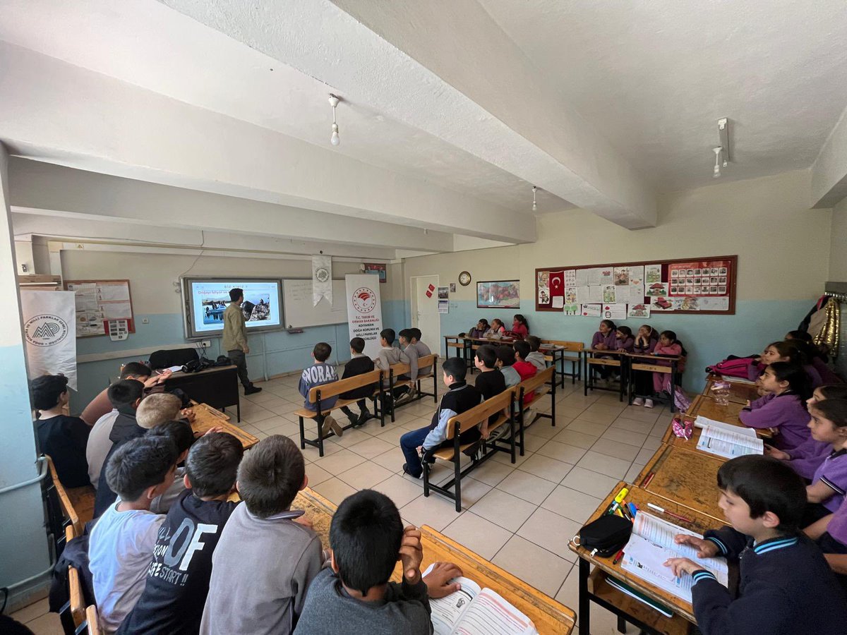 adiyamanDKMP's tweet photo. Gölbaşı DKMP şefliği personellerimizce Mayıs ayı içerisinde Balkar Beldesi ilköğretim ve ortaöğretim okulu, Çatalağaç Köyü ilköğretim okulu ve Gedikli Köyü ilköğretim okulu olmak üzere 122 öğrenciye Doğa ve Biyolojik Çeşitlilik Eğitimi verilmiştir. #dkmp #egitim https://t.co/8mNEovZWbi