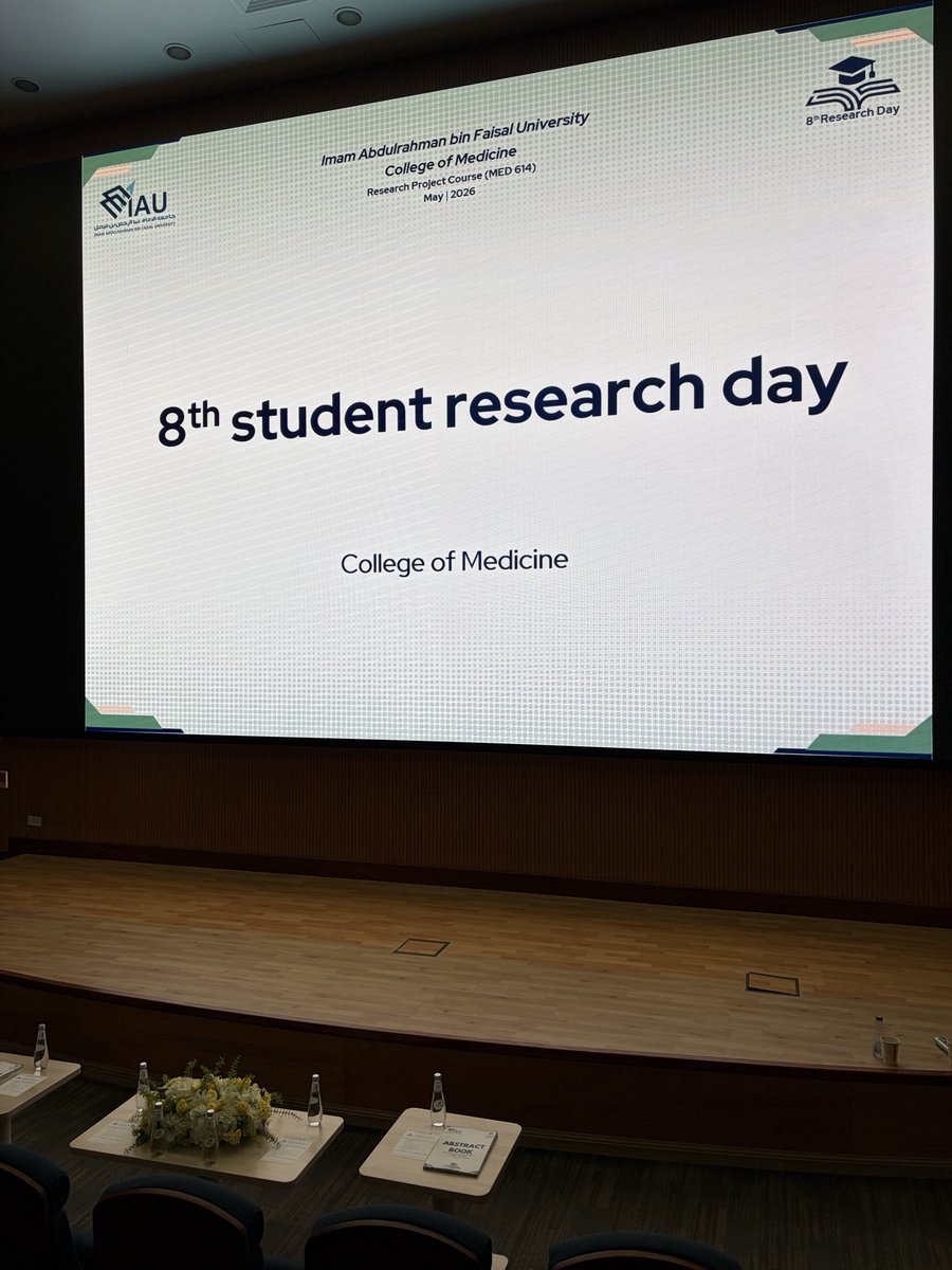 RSAlOmar's tweet photo. فخورة بانجاز طلبتنا، اجتهدوا فابدعوا ✨
كل الشكر لادارة الجامعة وادارة الكلية ممثلة في سعادة العميد أ. د. محمد الشهراني وسعادة وكيلة الكلية للشؤون الاكلينيكة الد. حصة البوعينين على حرصهم ومتابعتهم 

ولا انسى المنظمين الذين ساهموا في نجاح اليوم بقيادة نور الشيخ فلكم الشكر الجزيل https://t.co/NM1vqQJfHk
