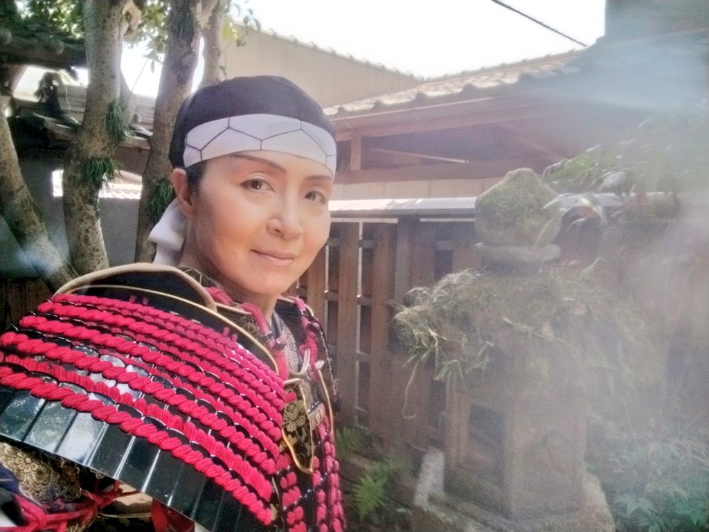 8jyo_ukita's tweet photo. 瀬戸内市長船、福岡の町
「東原邸」と呼ばれていた愛すべき古民家が「seppa」として宿泊出来る施設になったらしい　ので立ち寄ってみた。

以前(1枚目)は苔むした庭が明るくなり、各部屋も古き良きを残した改築で善き哉🌸

付近にコンビニ等無く、夜は暗いが、そんなところも昔の福岡を楽しむには良し https://t.co/xQ4GUB5YZN
