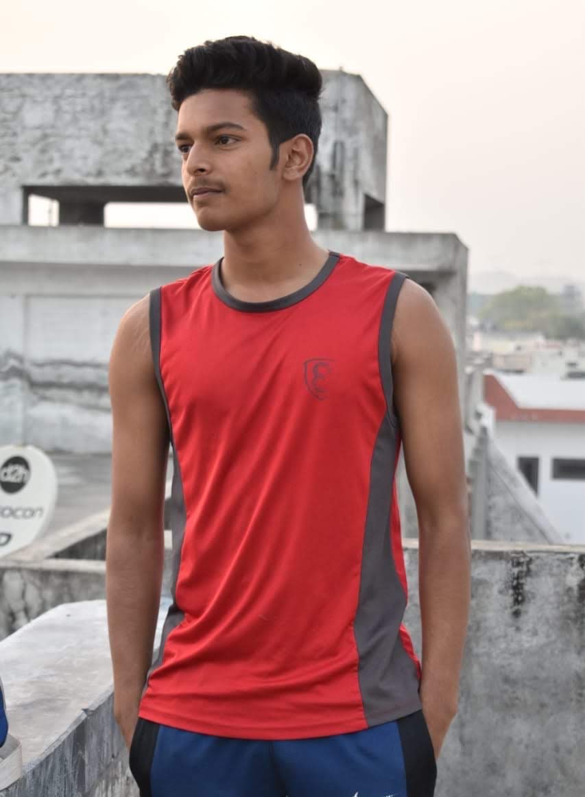 kartikeybhard's tweet photo. 5 year transformation. All natural

No creatine. No protein powders except briefly during a sponsorship phase → which ended up giving me fatty liver.

Built this physique with whole foods, consistency and training hard for years

Don’t overcomplicate it. https://t.co/S5I6dkMx8p