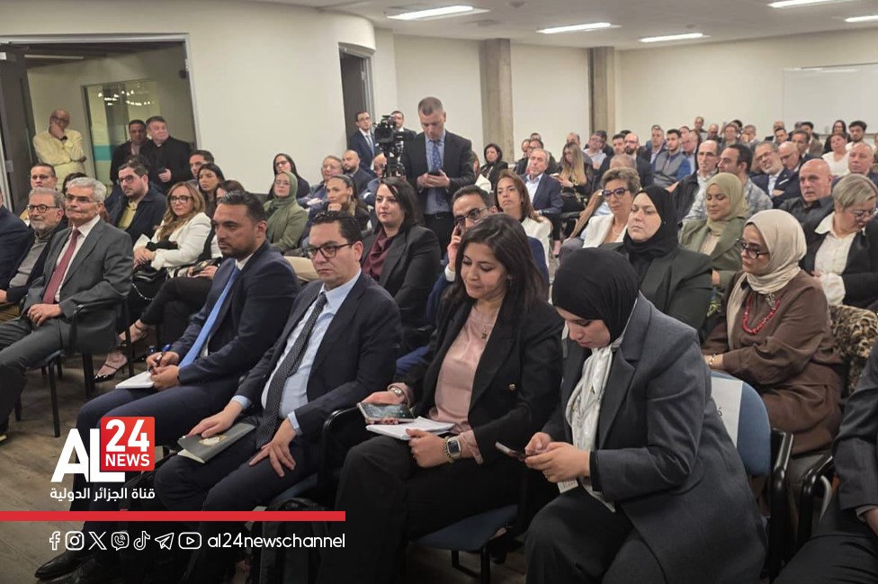 AL24Francais's tweet photo. #MAE_algérien: le secrétaire d’État chargé de la communauté nationale à l’étranger, #Sofiane_Chaib, a entamé une visite de travail au #Canada, débutée à Montréal par une rencontre avec la communauté algérienne relevant du consulat général d’Algérie à Montréal https://t.co/RxL6nzv3vN