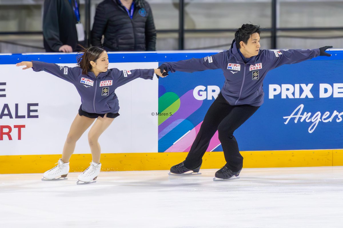 demtuppesseine's tweet photo. Grand Prix de France 2025 - Friday pairs SP practice - practice group 2 #FigureSkating #GPFigure #GPFRA #GPdF #AlexeiSviatchenko #MariaPavlova #RikuMiura #MiuraRiku #RyuichiKihara #KiharaRyuichi https://t.co/fk3g6HZTQr