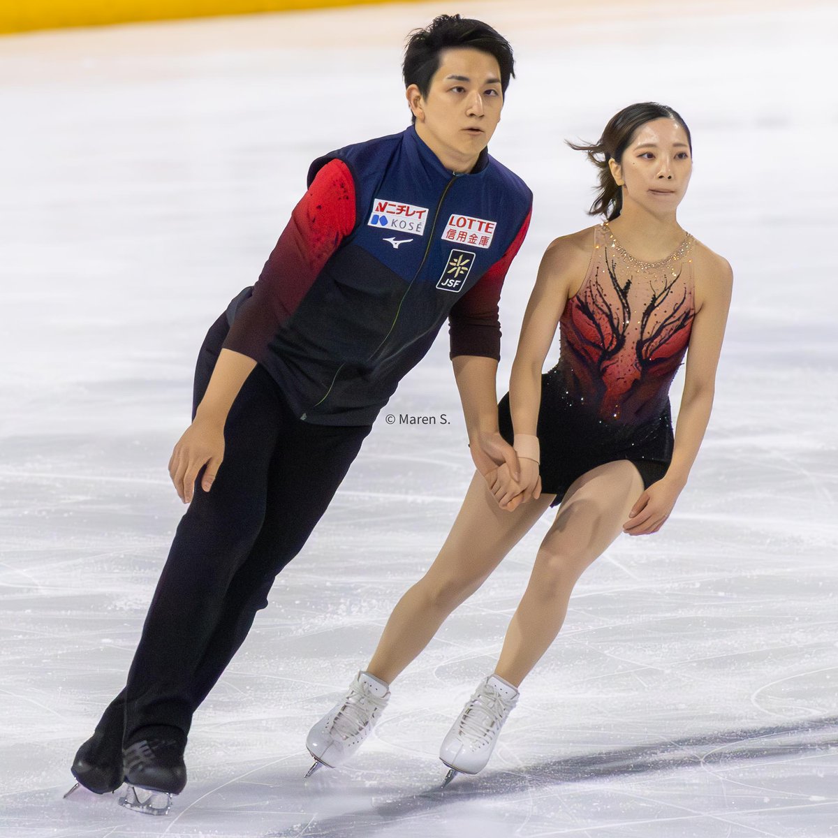 demtuppesseine's tweet photo. Grand Prix de France 2025 - Friday pairs SP practice - practice group 2 #FigureSkating #GPFigure #GPFRA #GPdF #DeannaStellatoDudek #MaximeDeschamps #CamilleKovalev #PavelKovalev #RikuMiura #MiuraRiku #RyuichiKihara #KiharaRyuichi https://t.co/lDLqeKHuXM
