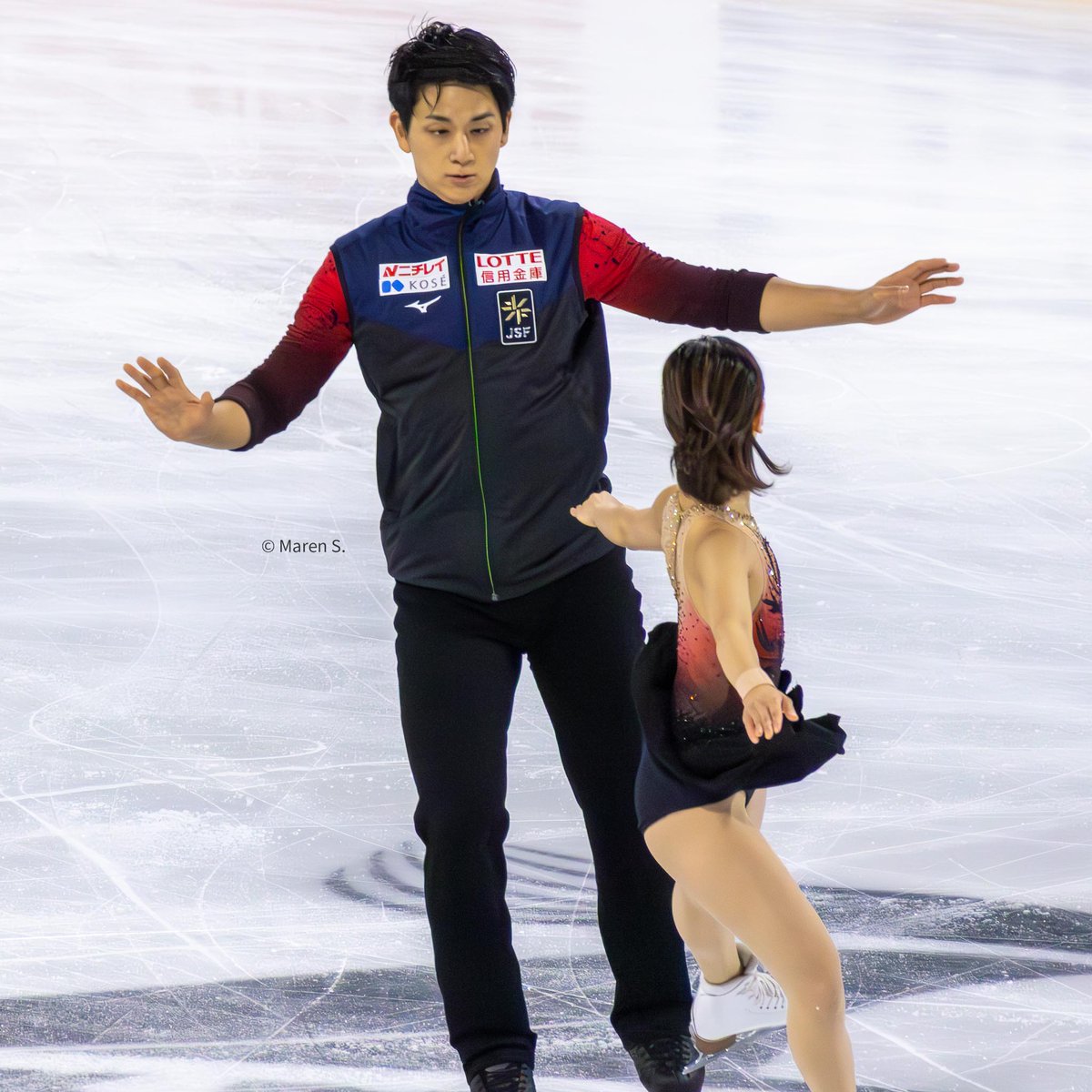 demtuppesseine's tweet photo. Grand Prix de France 2025 - Friday pairs SP practice - practice group 2 #FigureSkating #GPFigure #GPFRA #GPdF #RikuMiura #MiuraRiku #RyuichiKihara #KiharaRyuichi #MaximeDeschamps #DeannaStellatoDudek #CamilleKovalev #PavelKovalev https://t.co/i12u0gPMzj