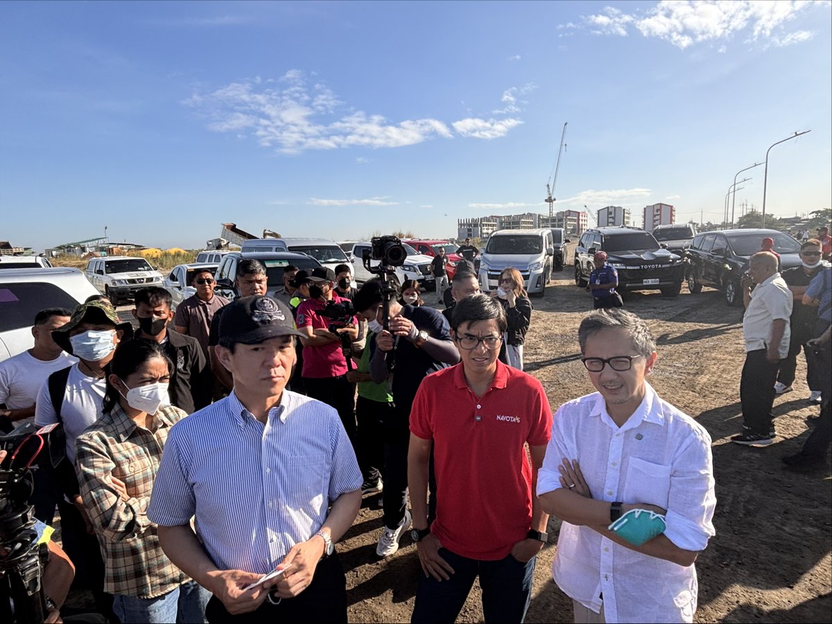 AmbJPNinPH's tweet photo. Mr. President @bongbongmarcos, I’m glad Japan could be of help. I personally went to the site this morning and I’m relieved to see that the situation has been steadily addressed. 🇯🇵 remains a committed partner to the 🇵🇭 in times of crisis.  #KasamaNiyoKami https://t.co/kzYJc7zm8k