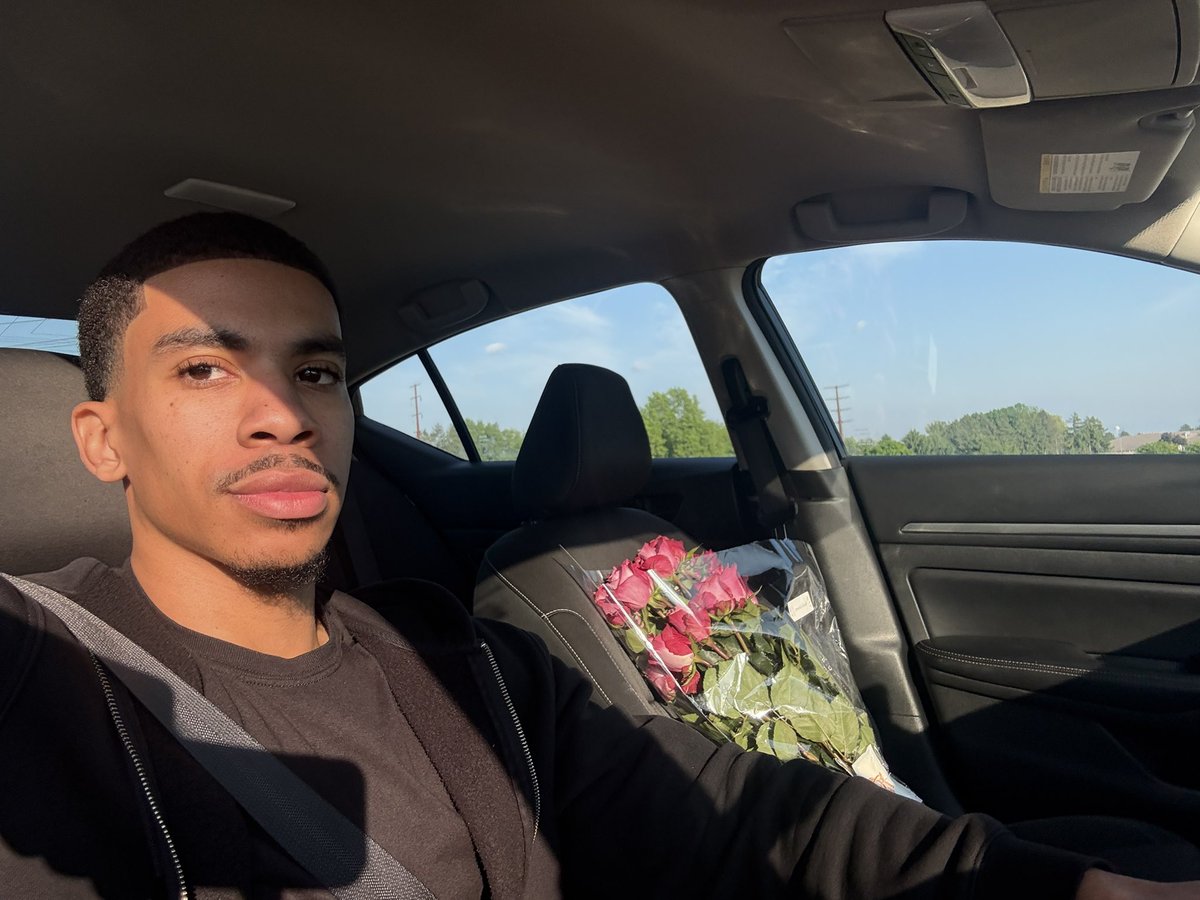 stonemonke6's tweet photo. Happy Mother’s Day 🙂🖤 + some haircut flicks 
#photos #mothersday #explore #fyp https://t.co/P9c13KbBpY