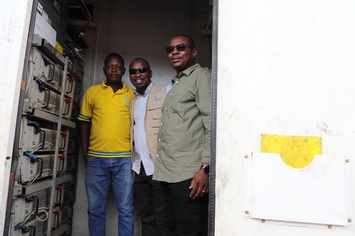 seticburundi's tweet photo. #SETIC 1/3Visite des infrastructures de télécommunication de @viettel_burundi dans les provinces de @burungaProvince& @Gitega dans le cadre du contrat liant @viettel_burundi& @PafenBurundi pour renforcer la connectivité&sur financement de @Banquemondiale.@BurundiGov @FinancesBdi https://t.co/qBHBFhB9HB
