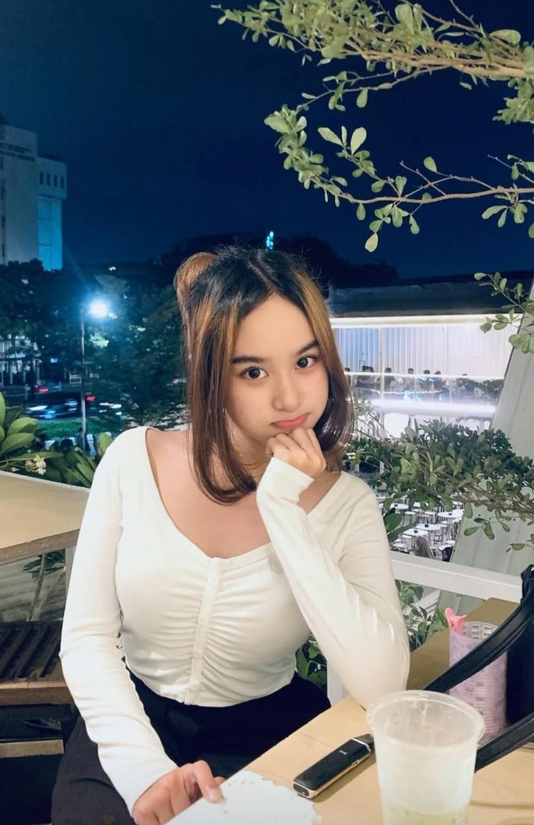 irneaa's tweet photo. 🤏 https://t.co/XlyZhUAVR8