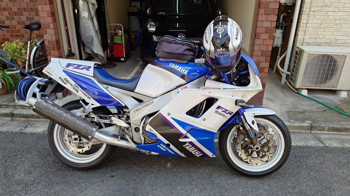 kazu1200_SR's tweet photo. 14時過ぎに帰宅しました。
総走行距離は537kmでした。
2016年に30周年ミーティングが有り、いつの間にか10年ですね。
また来年も、再来年も宜しくお願いします!
#FZRミーティング #FCOJ #YAMAHA #YAMAHAバイク #FZR #FZR1000 #3GM #FZRだから https://t.co/OvXzGpQ6fp