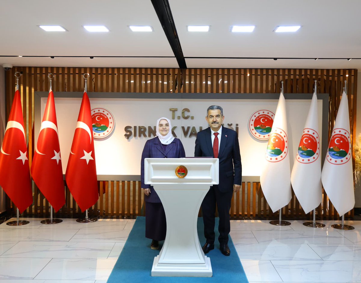 Dib_Egitim's tweet photo. Genel Müdürümüz Akbulut'tan Şırnak Valisi Birol Ekiciye Ziyaret

https://t.co/c8nb89QVne https://t.co/lnYVUXFoAe