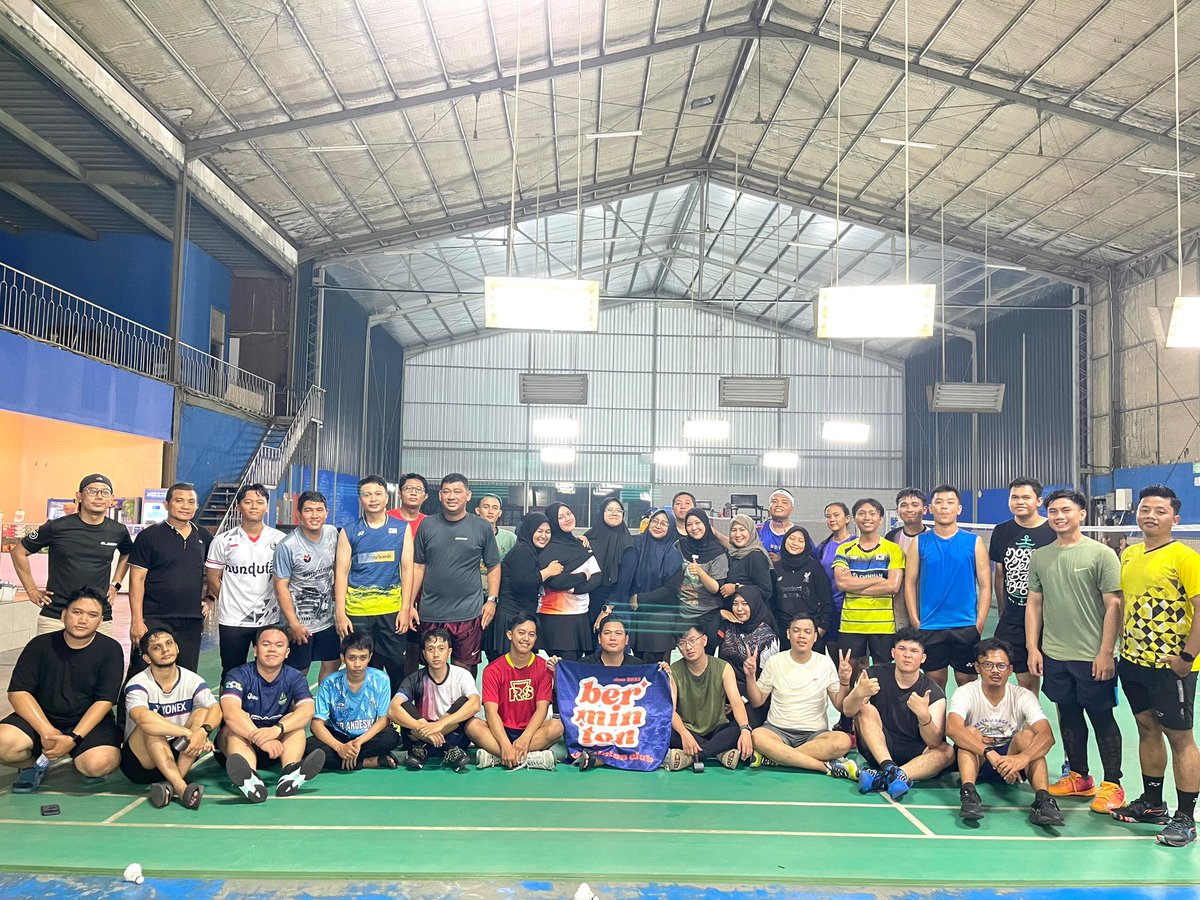 eviiiepp's tweet photo. karna banyak yang cari temen main badminton area cirebon di thread aku kasih info ya bisa cek Ig berminton.pb kita buka mabar buat mau cari temen baru 🫶🏻✨✨🫶🏻🙏♥️ https://t.co/6PyuAQNVjP