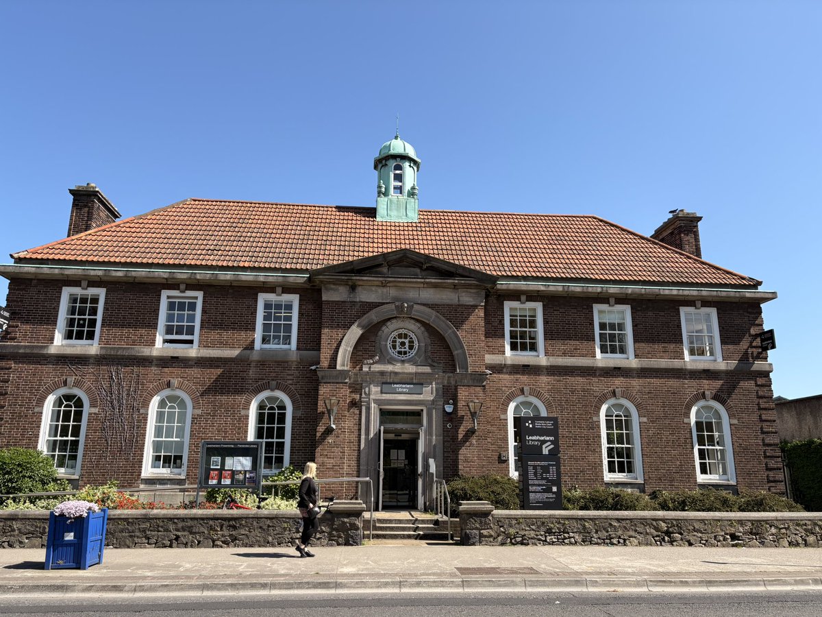 CarnegieOldpark's tweet photo. The elegant Pembroke Carnegie Library graces South Dublin by the canal on Anglesea Road by the RDS.

Embassy quarter fuels frequent use. 

The 1916 Defence of the Realm Act had prohibited buildings of over £500, so it took till 1925 to win relief! 

#23 in our #IrishCarnegies https://t.co/Hl0SCMKHRk